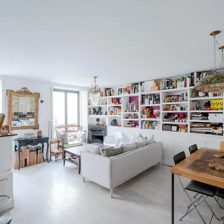 Magnificent Close To Republique
